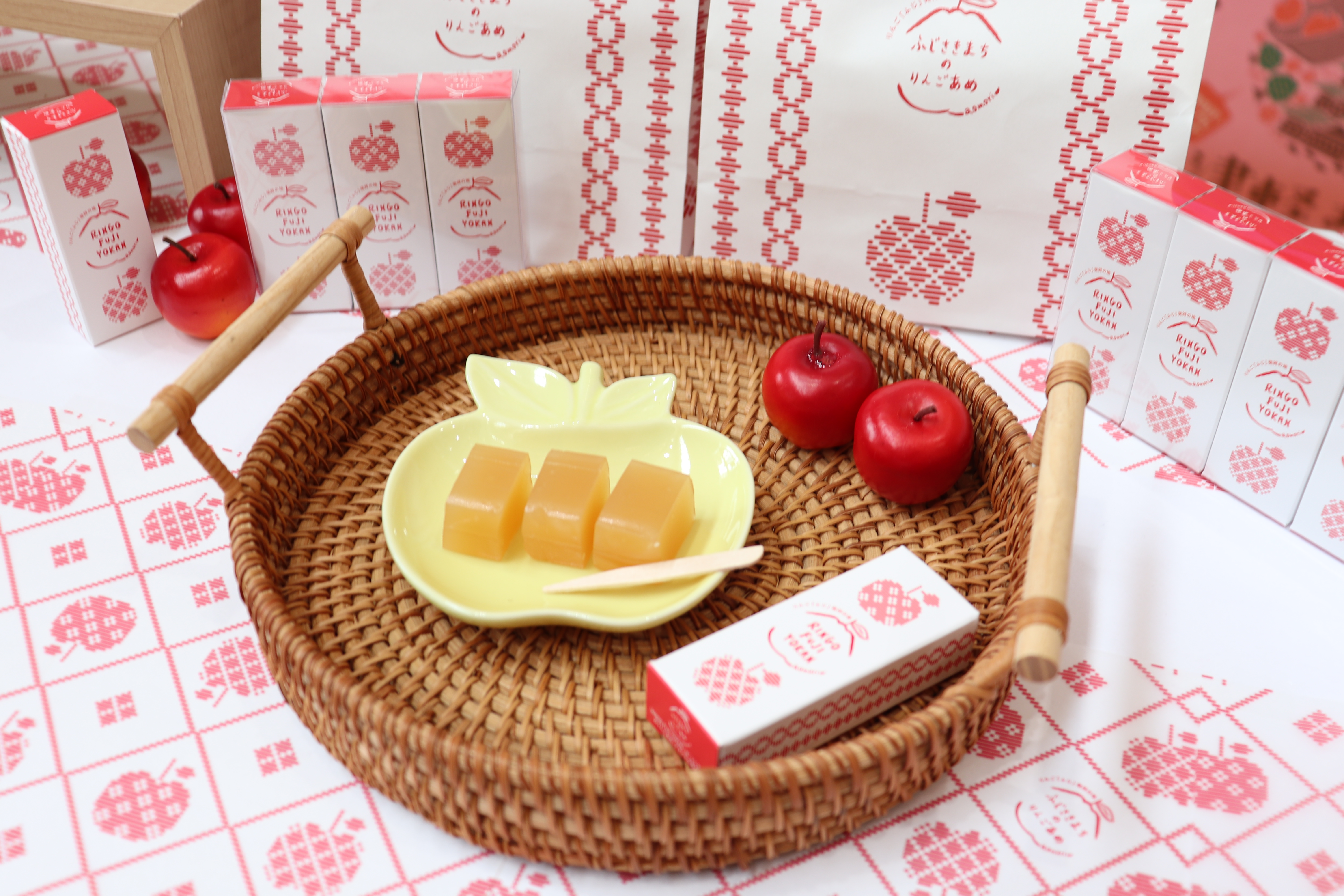 りんご「ふじ」発祥の地から芳醇な風味香るりんご羊羹｜藤崎町